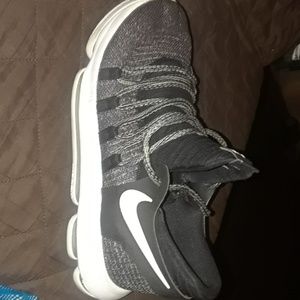 Kd basketball shoes